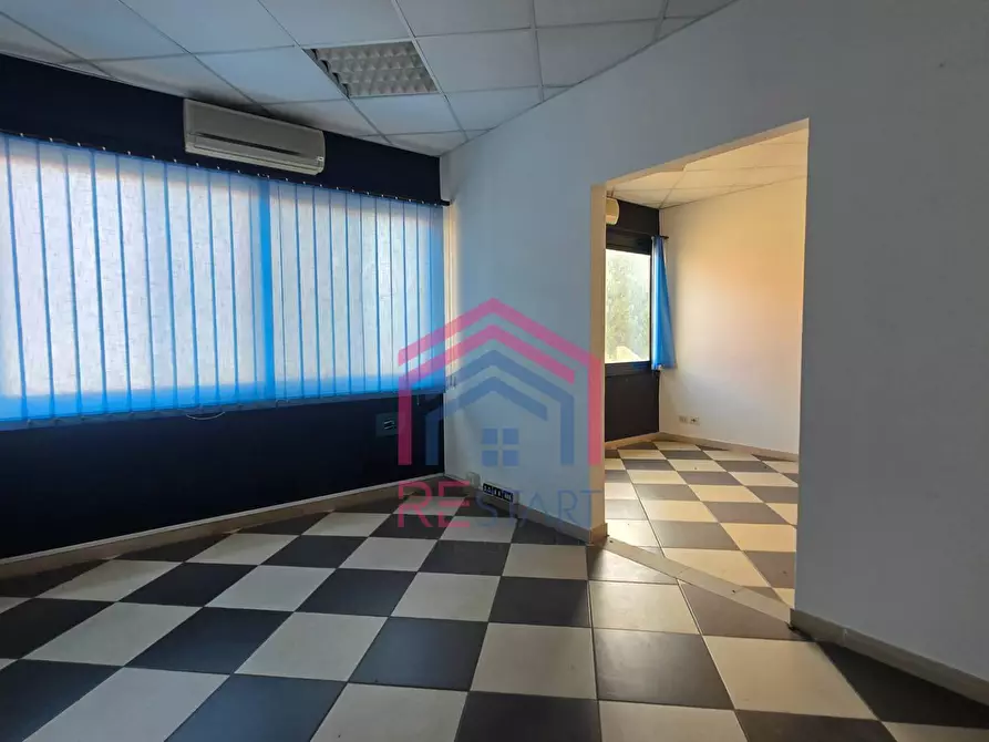 Immagine 16 di Ufficio in affitto  in Via De La Comunella 188-200 a Roma