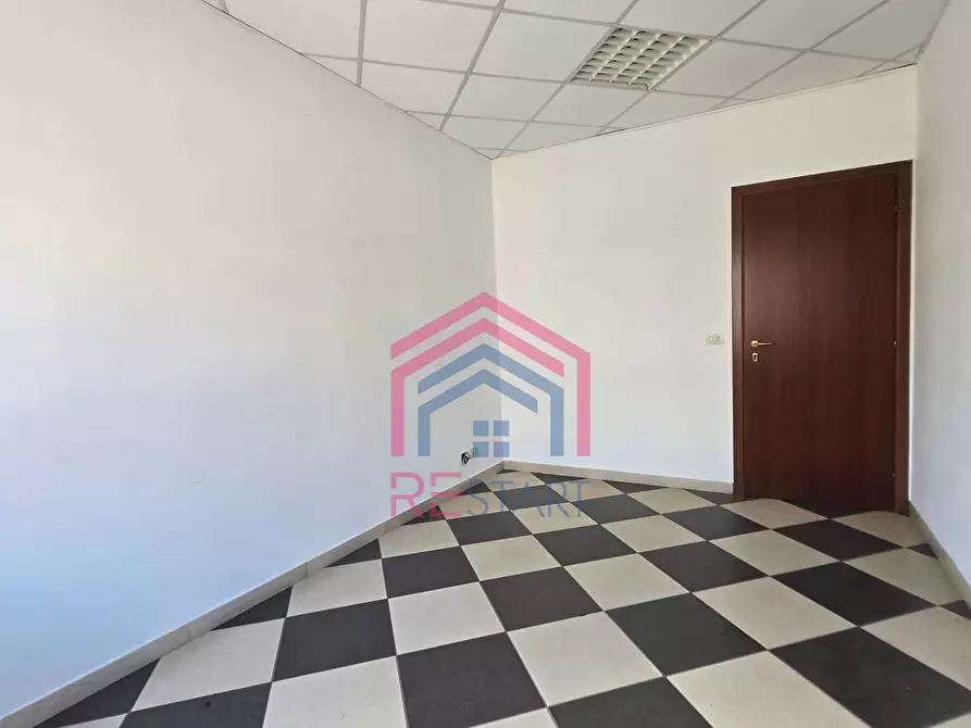 Immagine 17 di Ufficio in affitto  in Via De La Comunella 188-200 a Roma