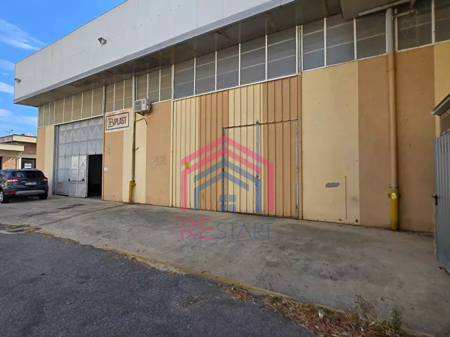 Immagine 1 di Capannone industriale in affitto  in Via De La Comunella 188-200 a Roma