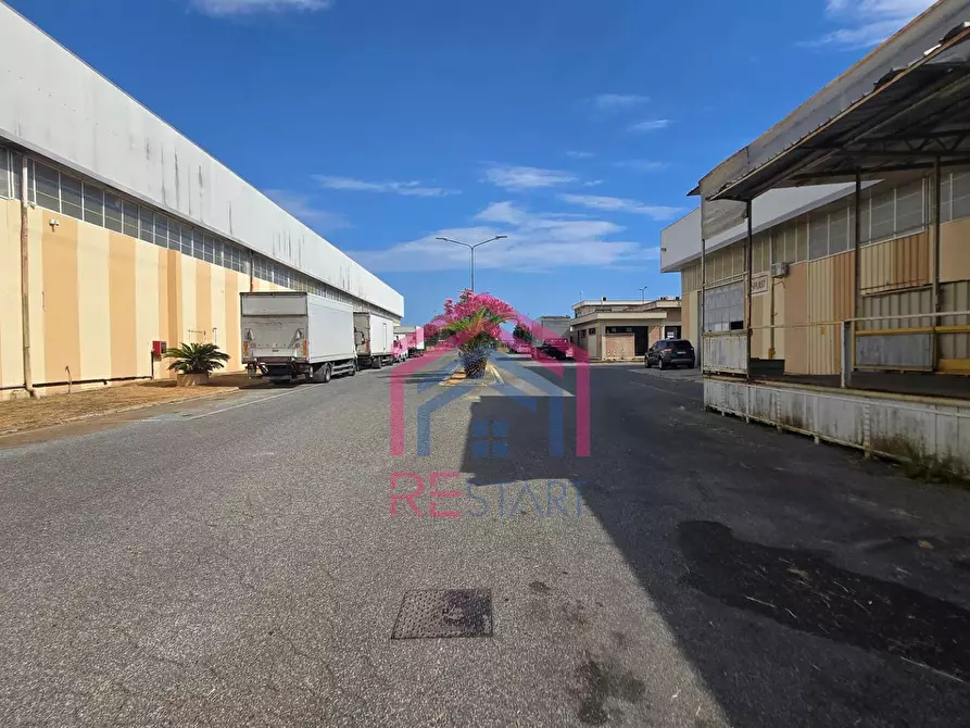 Immagine 6 di Capannone industriale in affitto  in Via De La Comunella 188-200 a Roma