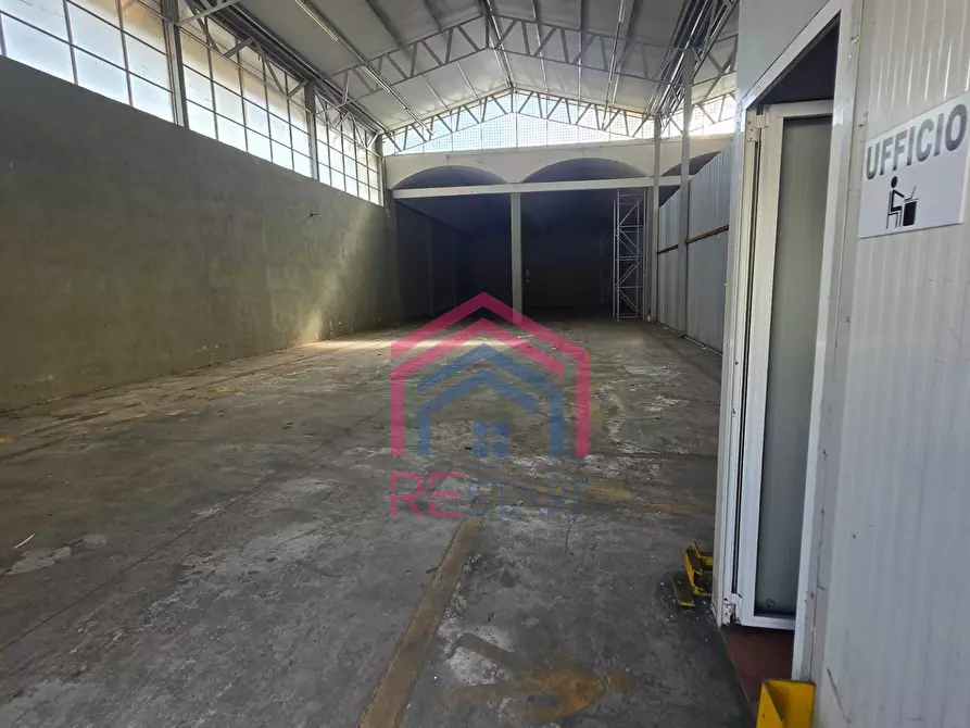 Immagine 12 di Capannone industriale in affitto  in Via De La Comunella 188-200 a Roma