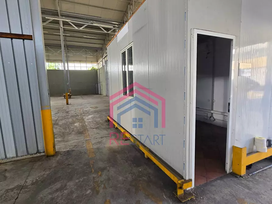 Immagine 17 di Capannone industriale in affitto  in Via De La Comunella 188-200 a Roma