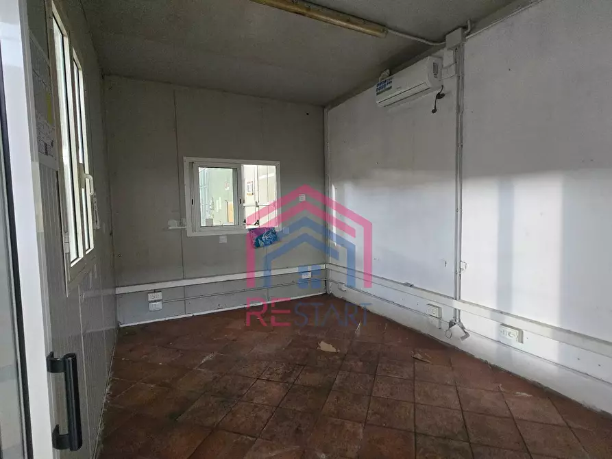 Immagine 18 di Capannone industriale in affitto  in Via De La Comunella 188-200 a Roma