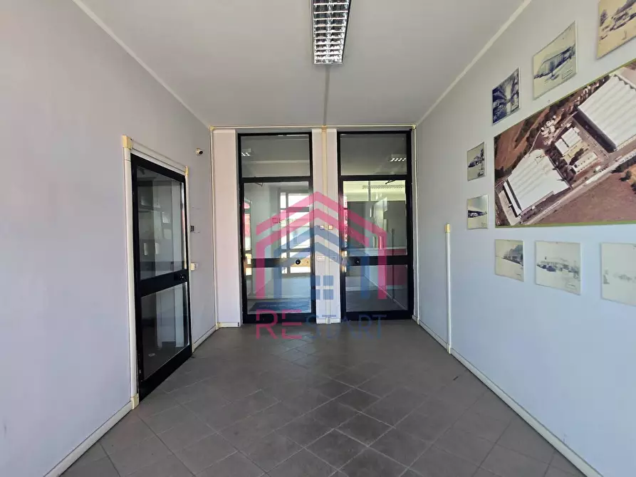 Immagine 3 di Ufficio in affitto  in Via De La Comunella 188-200 a Roma