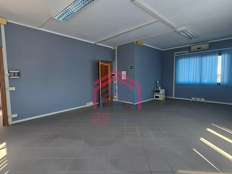 Immagine 8 di Ufficio in affitto  in Via De La Comunella 188-200 a Roma