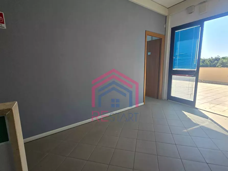 Immagine 10 di Ufficio in affitto  in Via De La Comunella 188-200 a Roma