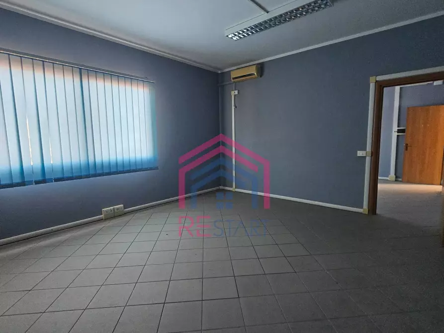 Immagine 18 di Ufficio in affitto  in Via De La Comunella 188-200 a Roma