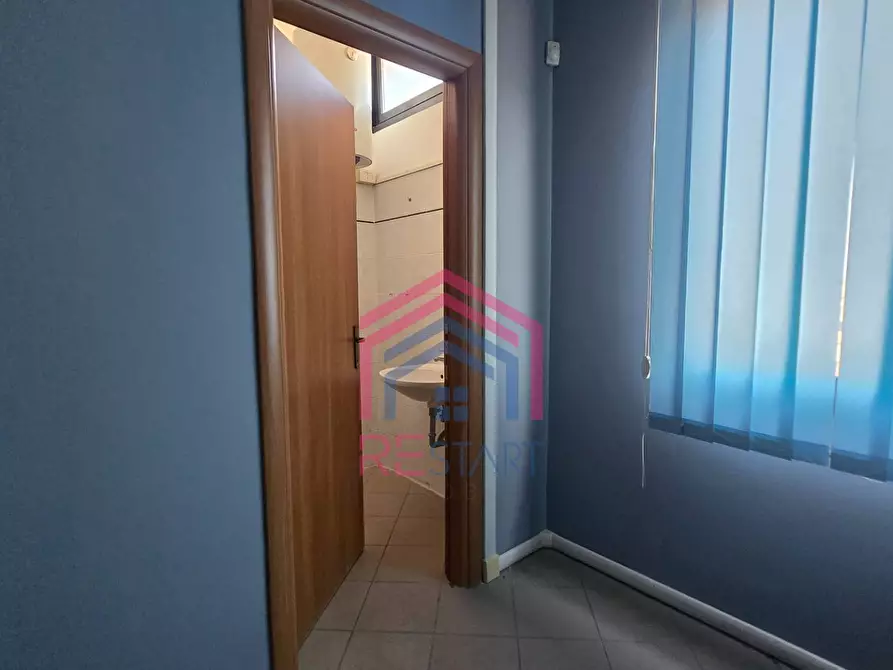 Immagine 19 di Ufficio in affitto  in Via De La Comunella 188-200 a Roma