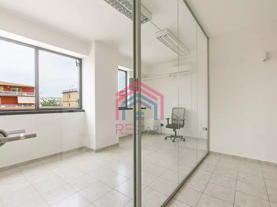 Immagine 4 di Ufficio in vendita  in Via Castelli Romani 41 a Pomezia