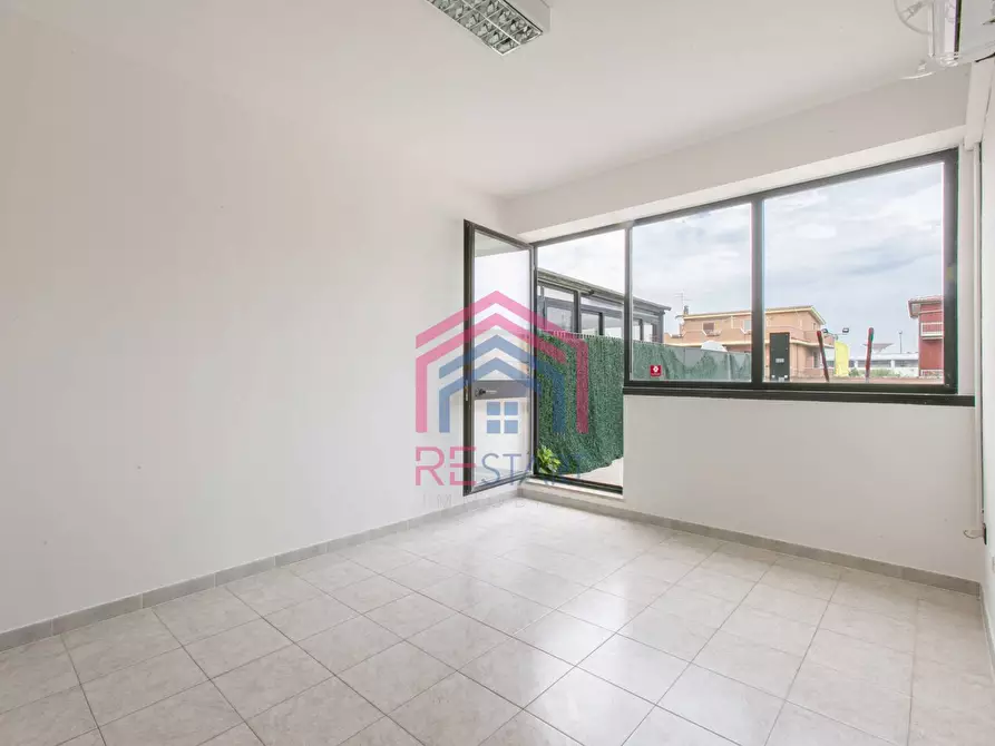 Immagine 8 di Ufficio in vendita  in Via Castelli Romani 41 a Pomezia