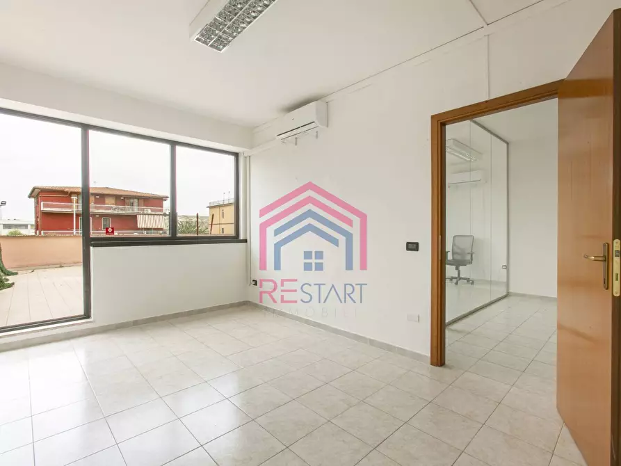 Immagine 9 di Ufficio in vendita  in Via Castelli Romani 41 a Pomezia