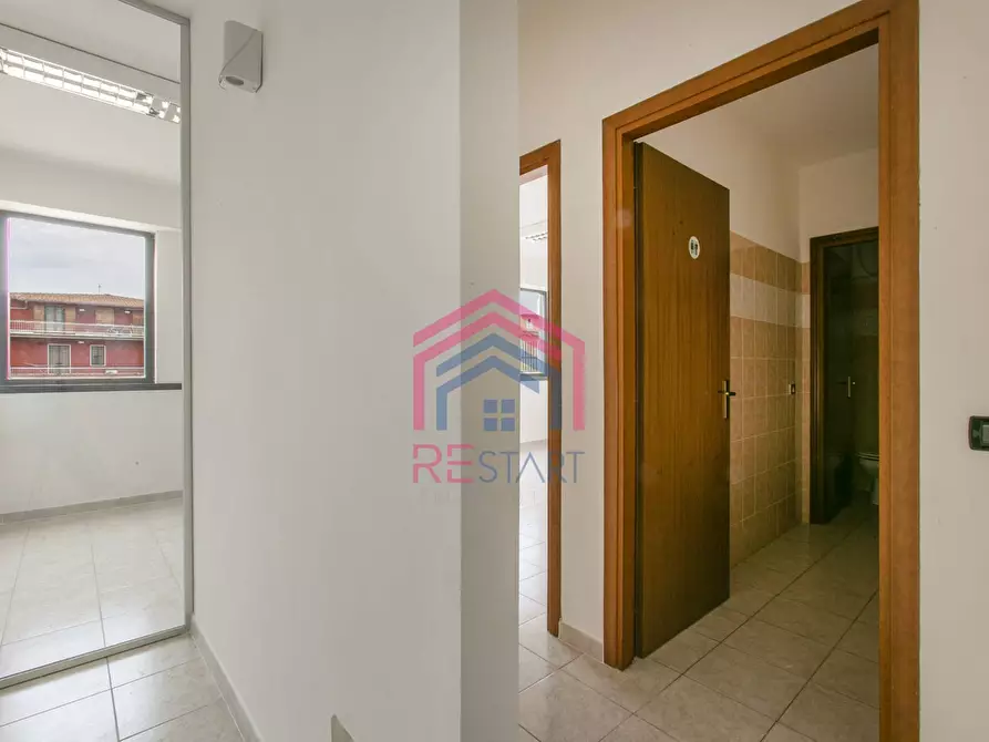 Immagine 10 di Ufficio in vendita  in Via Castelli Romani 41 a Pomezia