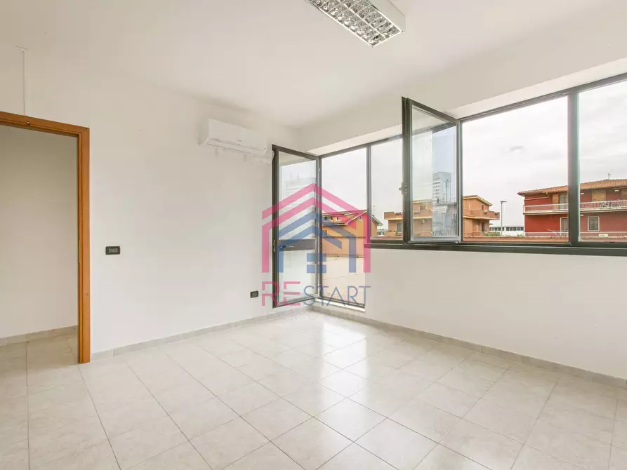 Immagine 14 di Ufficio in vendita  in Via Castelli Romani 41 a Pomezia