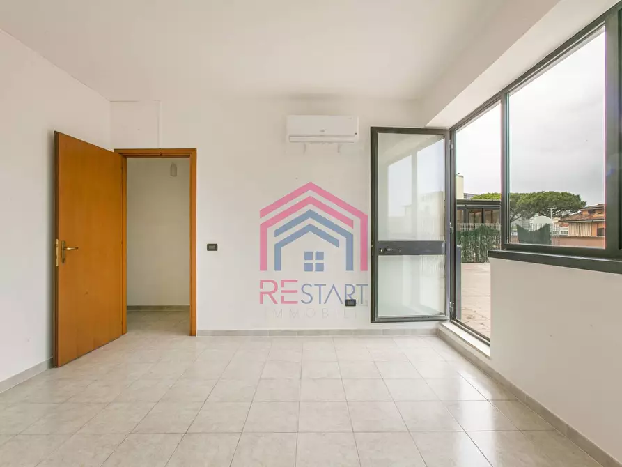 Immagine 15 di Ufficio in vendita  in Via Castelli Romani 41 a Pomezia