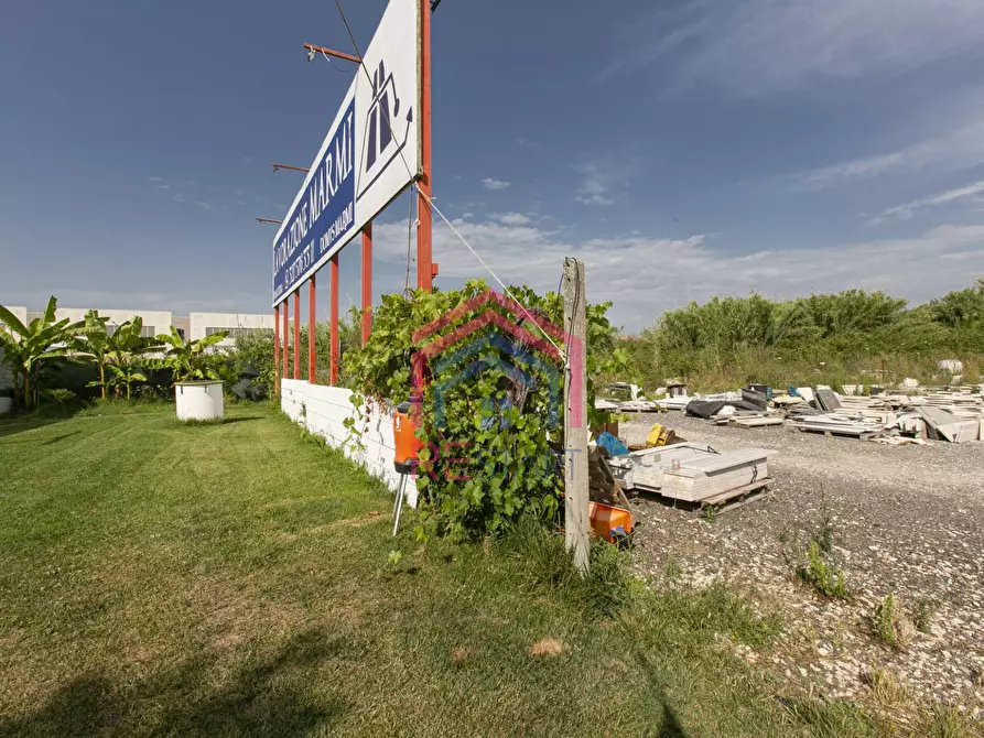 Immagine 25 di Laboratorio in vendita  in Via Nicola Ricciotti snc a Aprilia