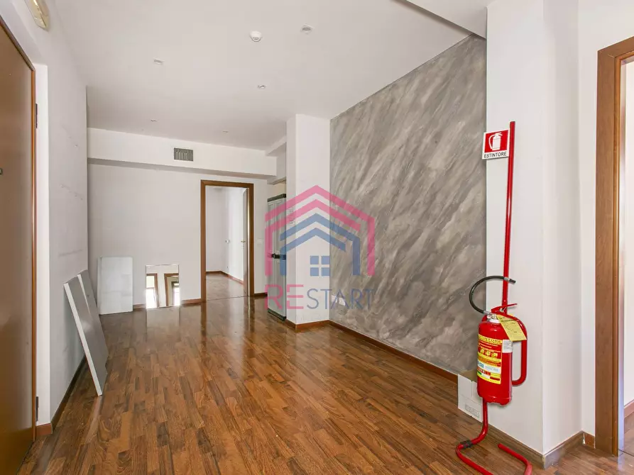 Immagine 9 di Ufficio in affitto  in Via Roma 149 a Pomezia