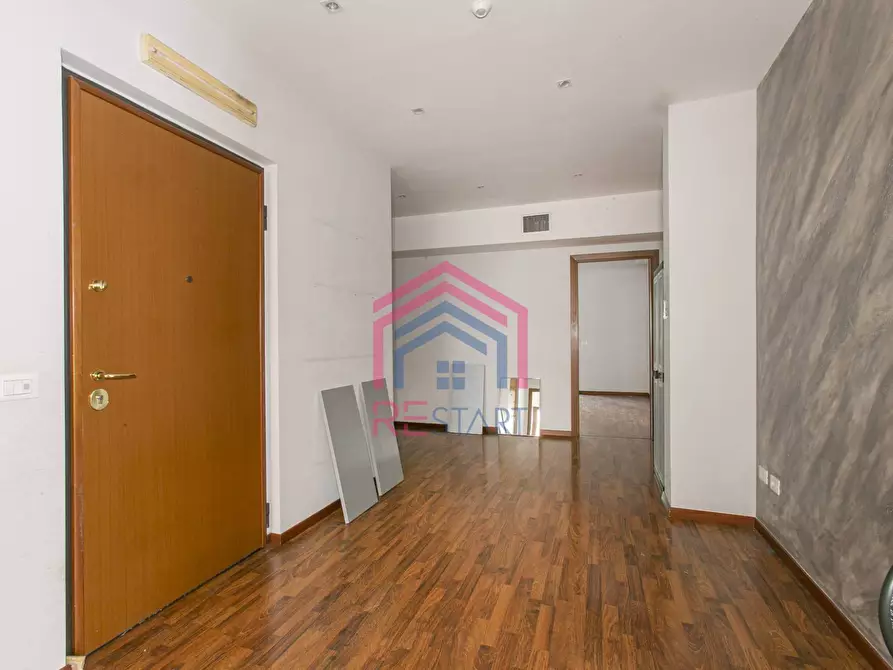 Immagine 10 di Ufficio in affitto  in Via Roma 149 a Pomezia