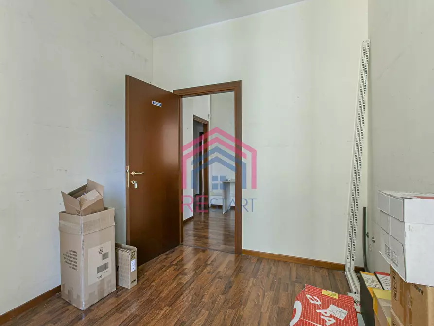 Immagine 19 di Ufficio in affitto  in Via Roma 149 a Pomezia