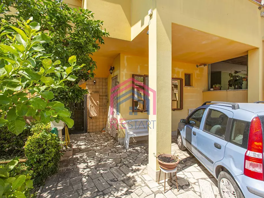 Immagine 6 di Villa in vendita  in via delle Pesche 13 a Aprilia