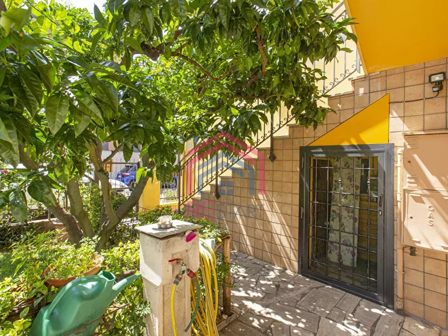 Immagine 7 di Villa in vendita  in via delle Pesche 13 a Aprilia