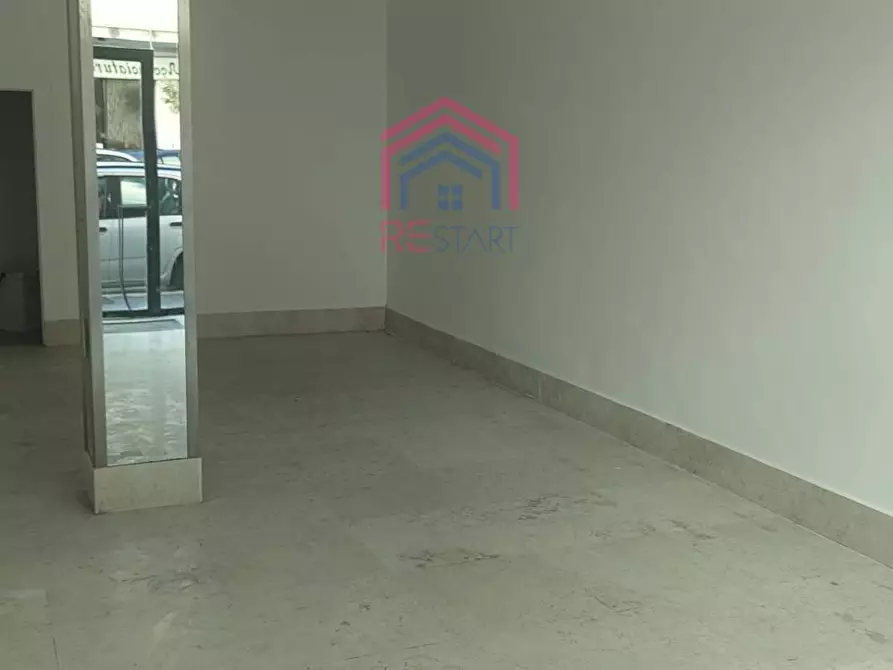 Immagine 3 di Negozio in affitto  in Via Roma 23 a Pomezia
