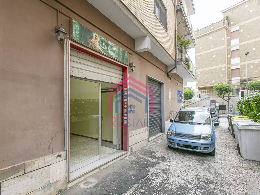 Immagine 3 di Negozio in vendita  in Via Metastasio 9 a Pomezia