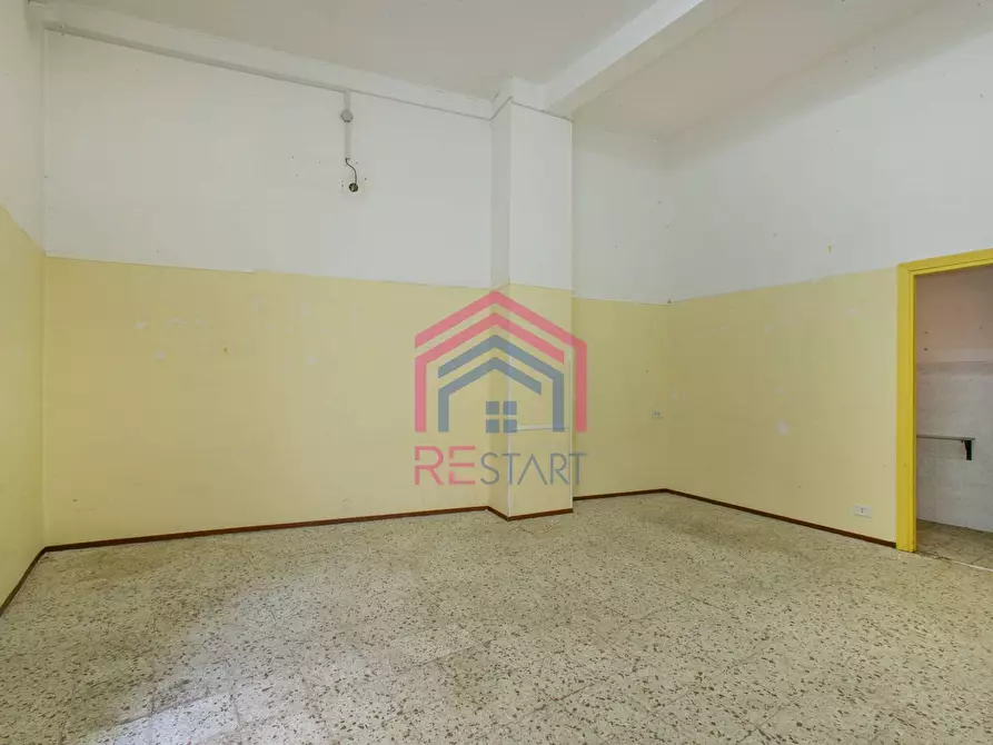 Immagine 6 di Negozio in vendita  in Via Metastasio 9 a Pomezia