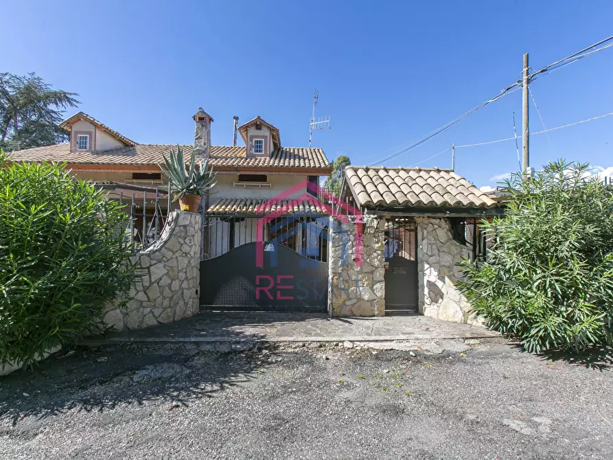 Immagine 2 di Villa in vendita  in Via del Riso 2 a Ardea