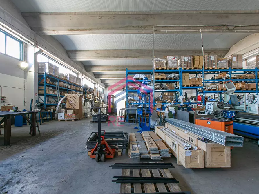 Immagine 8 di Capannone industriale in affitto  in Via Pier Francesco Calvi 13 a Pomezia