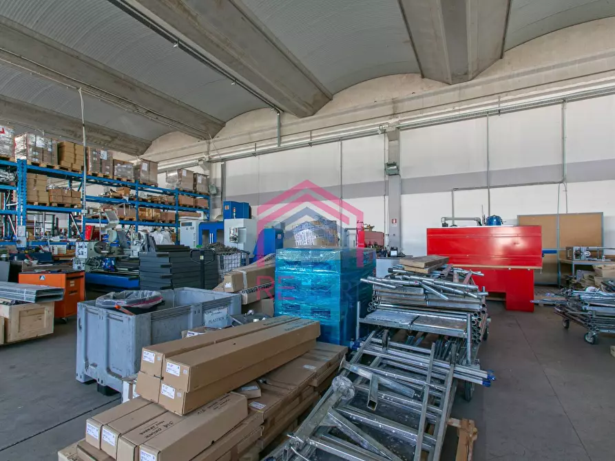 Immagine 9 di Capannone industriale in affitto  in Via Pier Francesco Calvi 13 a Pomezia