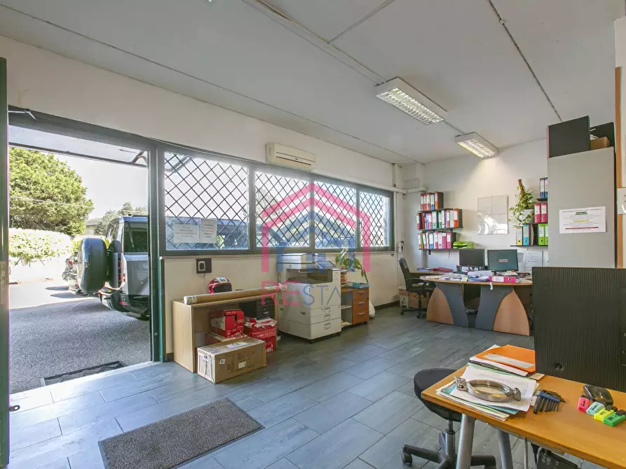 Immagine 20 di Capannone industriale in affitto  in Via Pier Francesco Calvi 13 a Pomezia