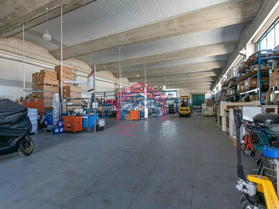 Immagine 30 di Capannone industriale in affitto  in Via Pier Francesco Calvi 13 a Pomezia