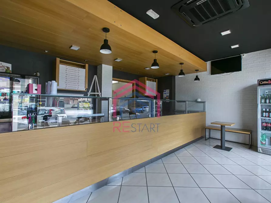 Immagine 5 di Attività commerciale in vendita  in Via Carducci 70 a Aprilia