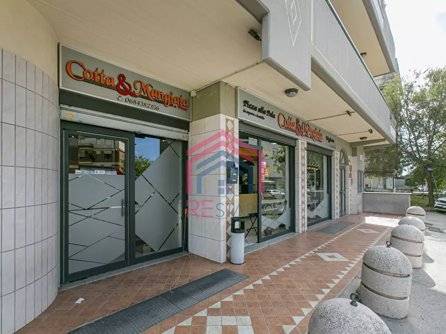 Immagine 3 di Attività commerciale in vendita  in Via Carducci 70 a Aprilia