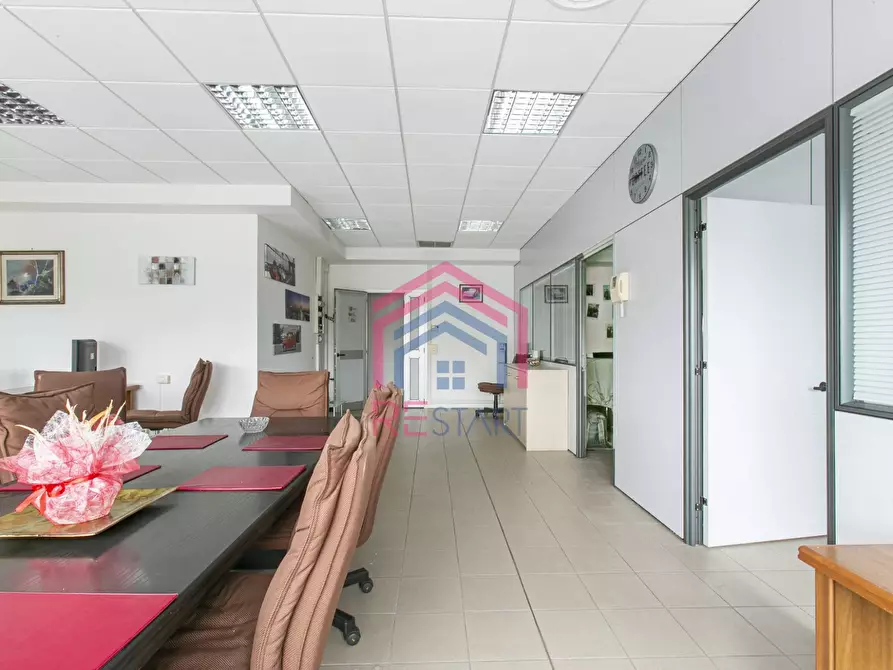 Immagine 11 di Ufficio in affitto  in Pontina Vecchia 29 a Pomezia