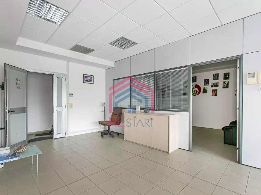 Immagine 12 di Ufficio in affitto  in Pontina Vecchia 29 a Pomezia