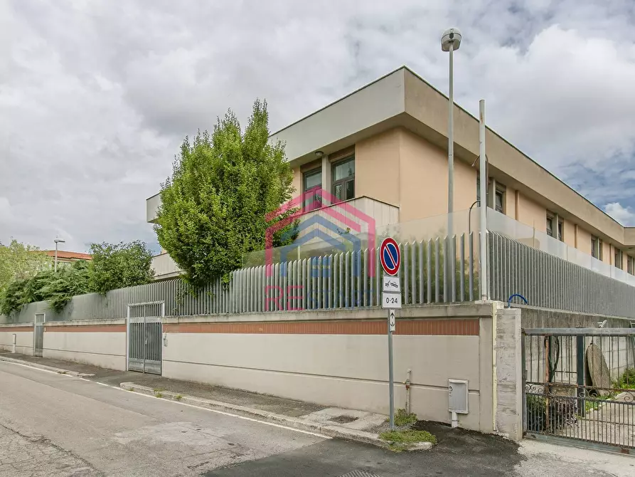 Immagine 7 di Locale commerciale in vendita  in Via Pontina a Aprilia