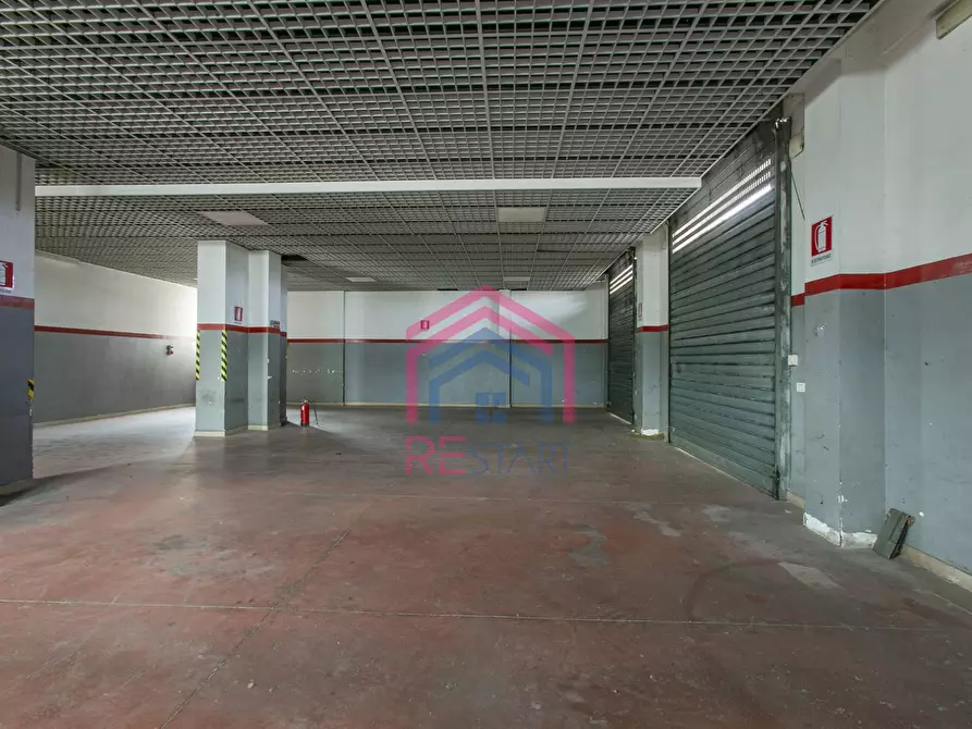 Immagine 17 di Locale commerciale in vendita  in Via Pontina a Aprilia