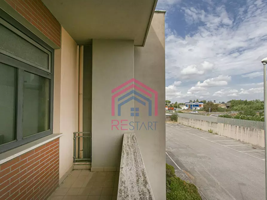 Immagine 34 di Locale commerciale in vendita  in Via Pontina a Aprilia