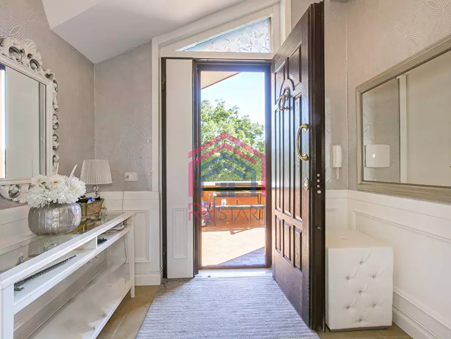 Immagine 3 di Casa semindipendente in vendita  in via cascia 4 a Pomezia