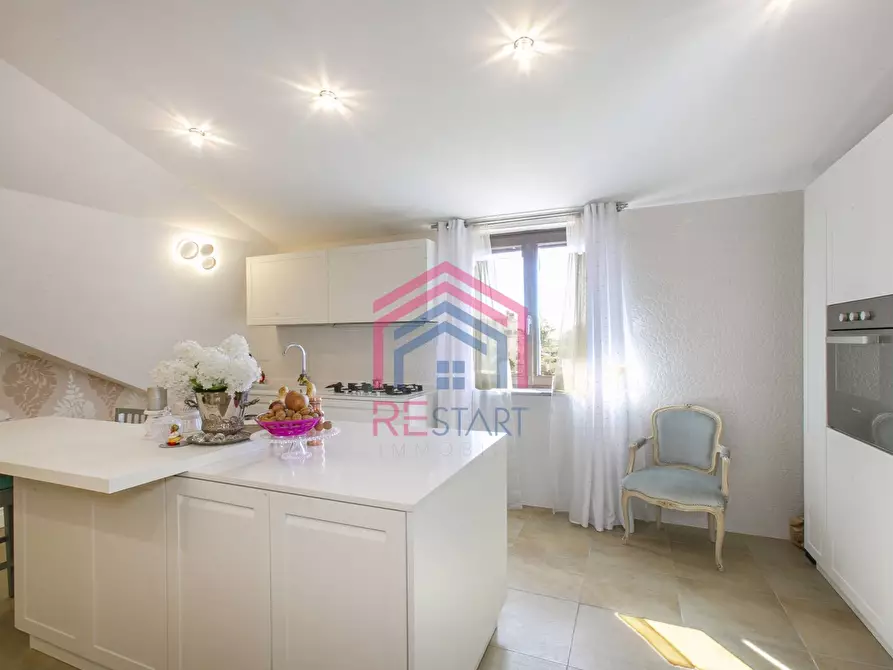 Immagine 7 di Casa semindipendente in vendita  in via cascia 4 a Pomezia