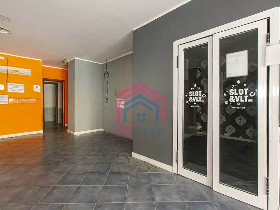 Immagine 16 di Locale commerciale in affitto  in Via Varrone 56 a Pomezia