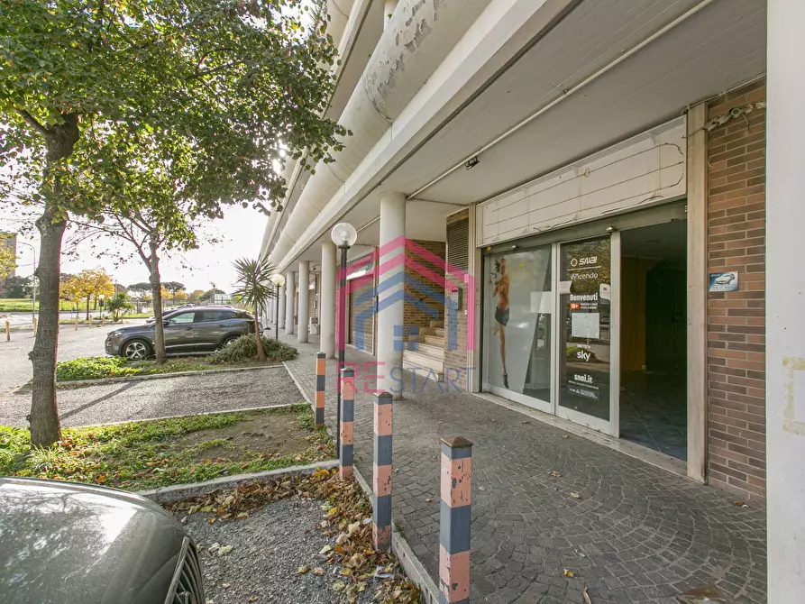 Immagine 2 di Locale commerciale in affitto  in Via Varrone 56 a Pomezia