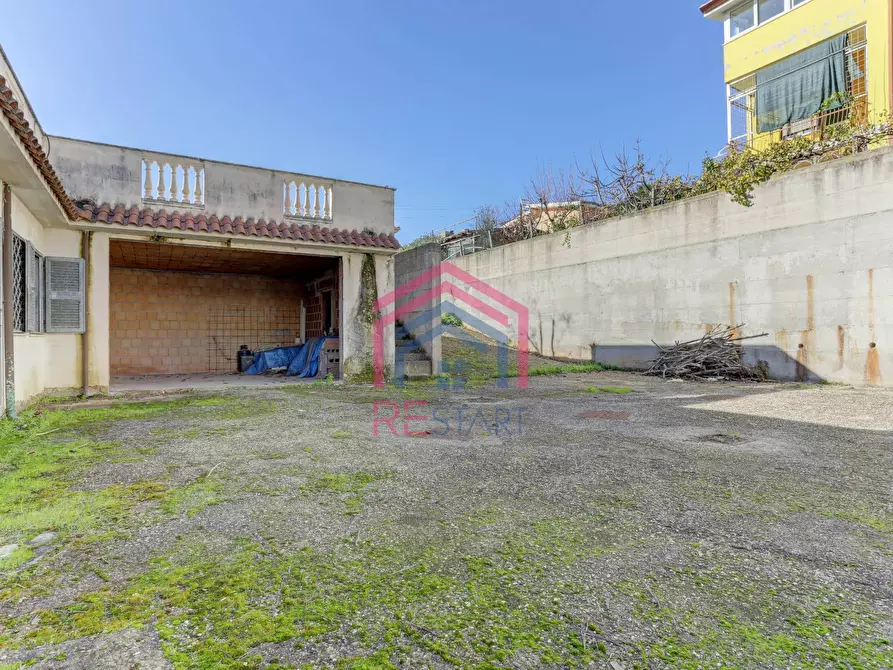 Immagine 3 di Casa semindipendente in vendita  in Via Campobello 50 a Pomezia