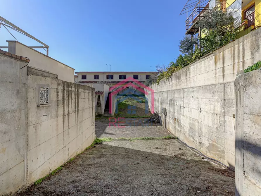 Immagine 4 di Casa semindipendente in vendita  in Via Campobello 50 a Pomezia