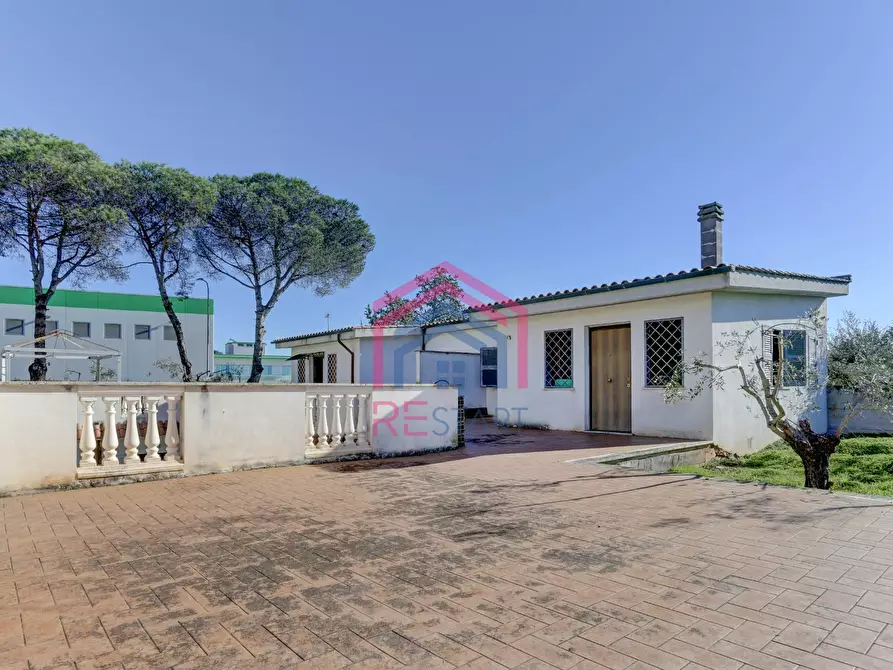Immagine 7 di Casa semindipendente in vendita  in Via Campobello 50 a Pomezia