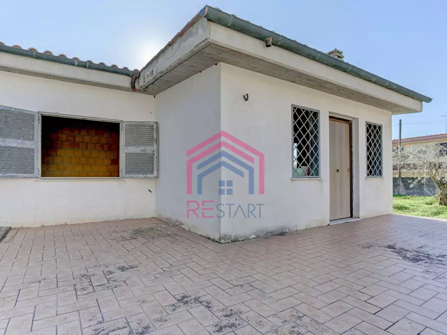 Immagine 8 di Casa semindipendente in vendita  in Via Campobello 50 a Pomezia