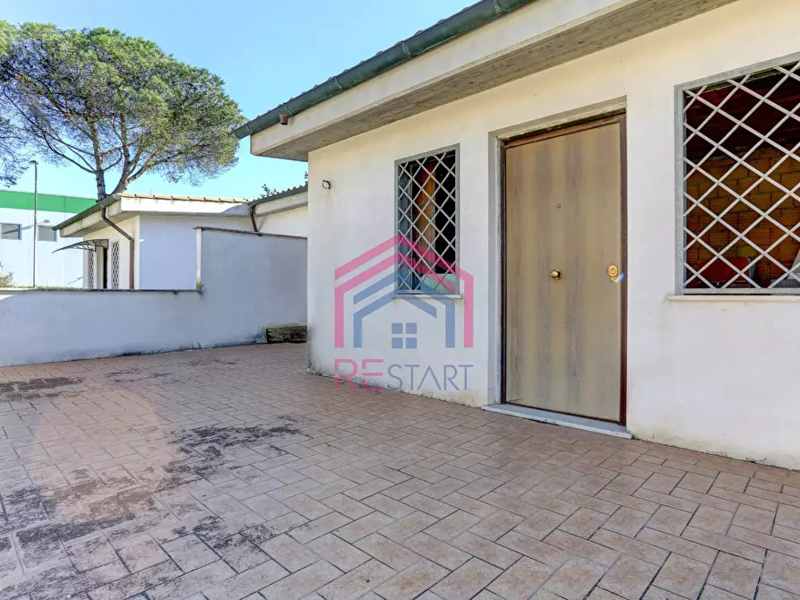 Immagine 9 di Casa semindipendente in vendita  in Via Campobello 50 a Pomezia