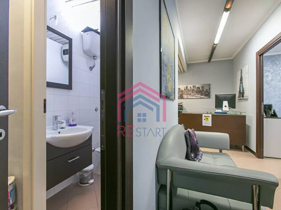 Immagine 11 di Ufficio in vendita  in Via del Mare 2D a Pomezia