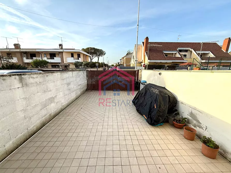 Immagine 25 di Appartamento in vendita  in via amalfi 52 a Pomezia